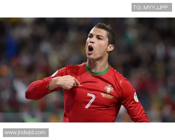 足球巨星逆袭之路从默默无闻到全球瞩目的蜕变传奇